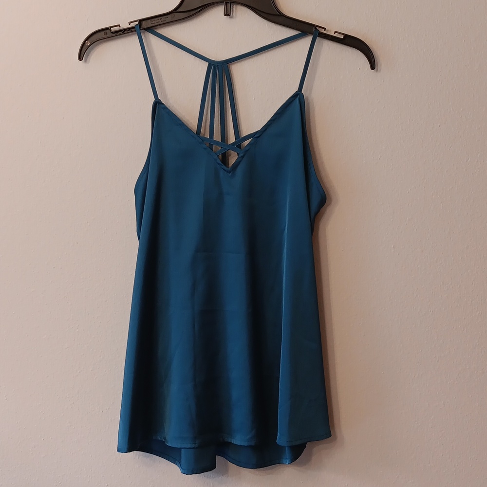 No Boundaries Soft Blue Camisole Size Medium
